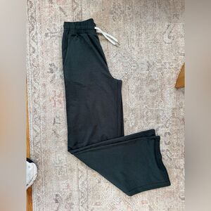 Vuori Halo Essential Wideleg Pant
